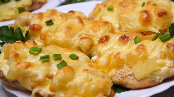 Филе птицы, запеченное с ананасом