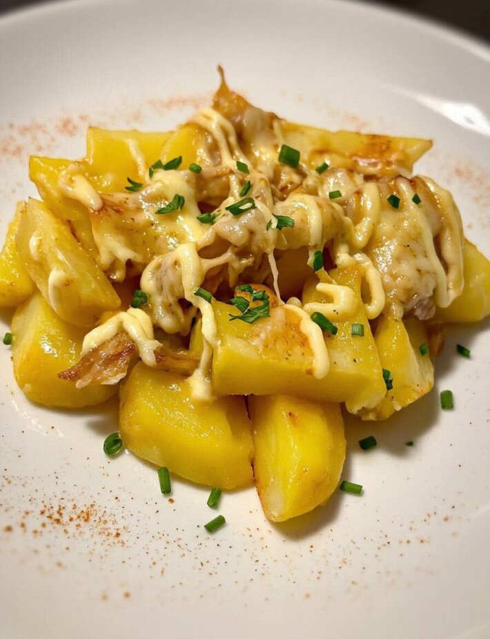 Картофель, запеченный с грибами и сыром