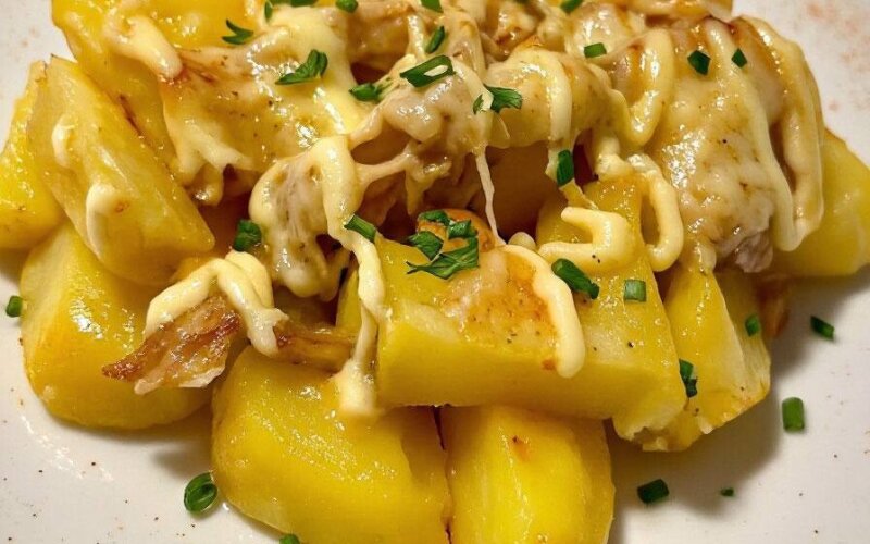 Картофель, запеченный с грибами и сыром