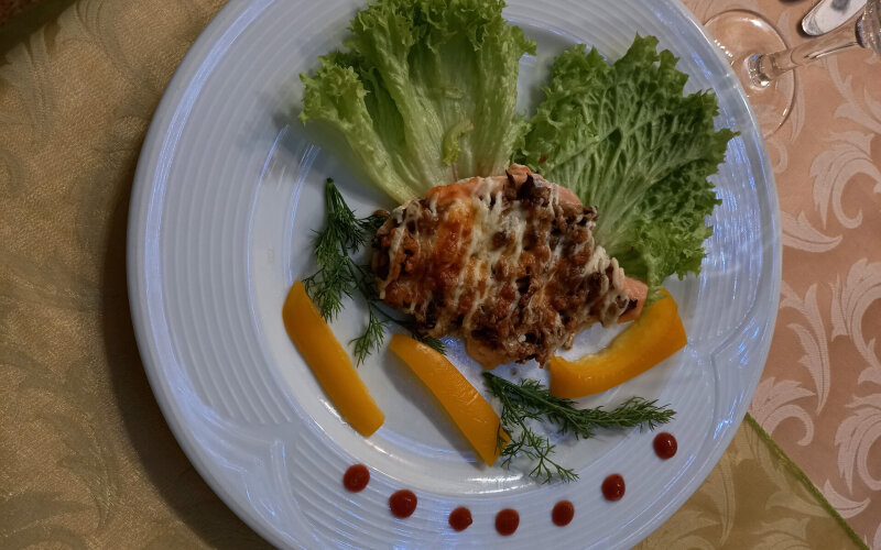 Форель запеченная с грибами