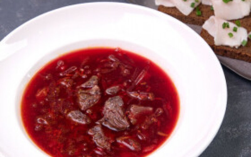 Борщ с салом