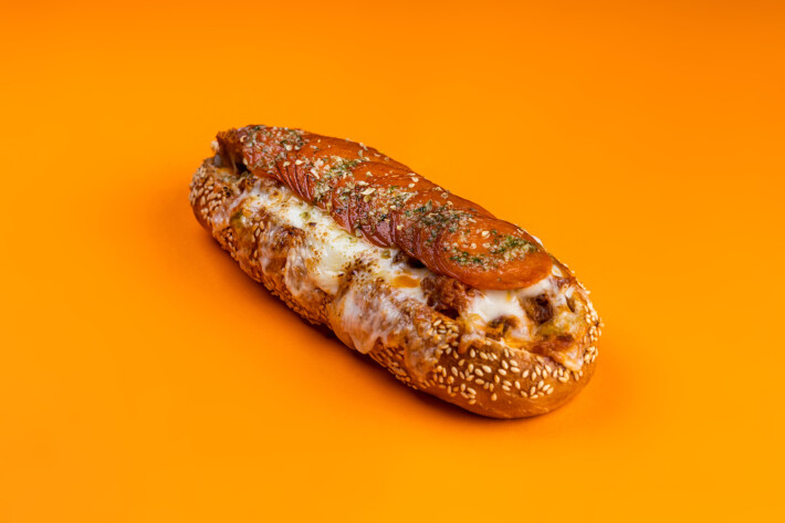 Pizza-style с цыпленком и салями