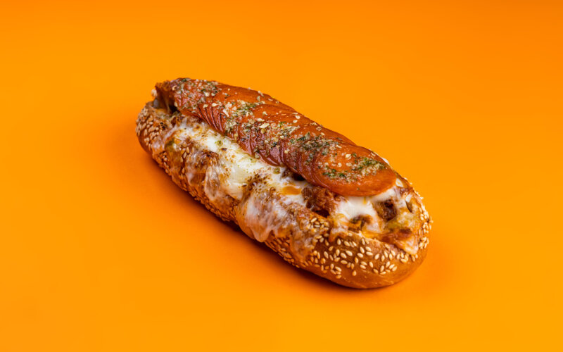 Pizza-style с цыпленком и салями