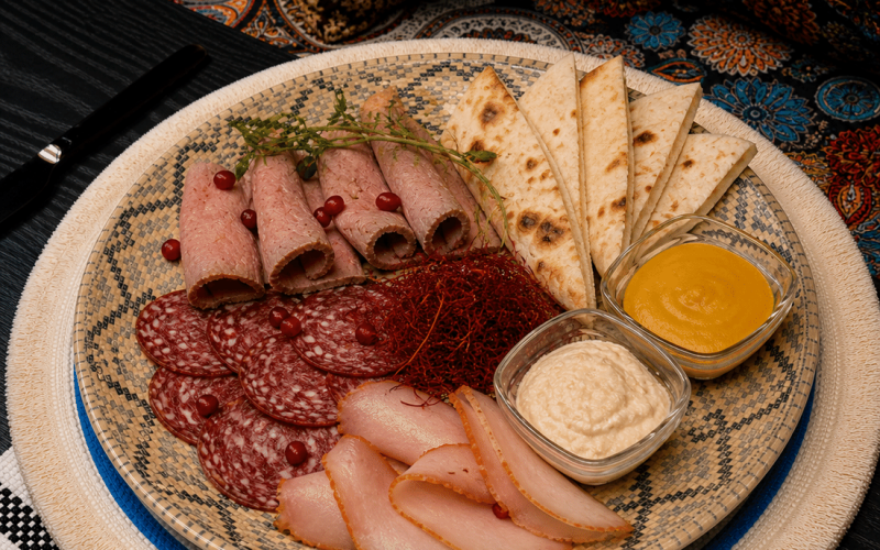 Мясная нарезка