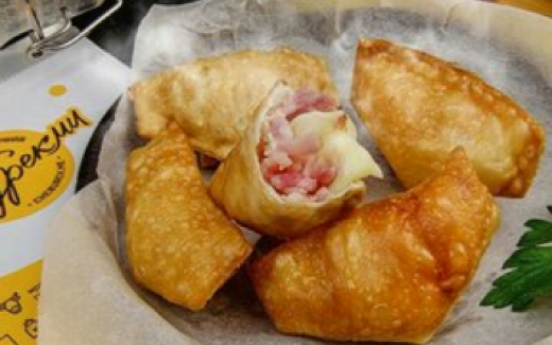 ЧебурекМи с ветчиной и сыром