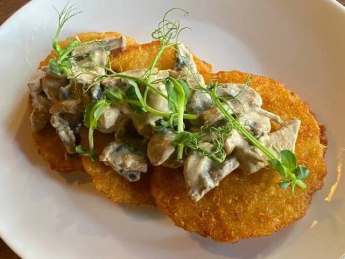 Драники с курицей и грибами
