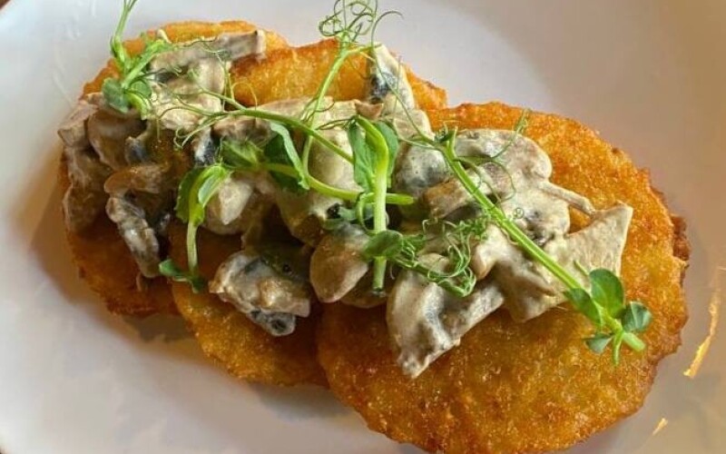 Драники с курицей и грибами