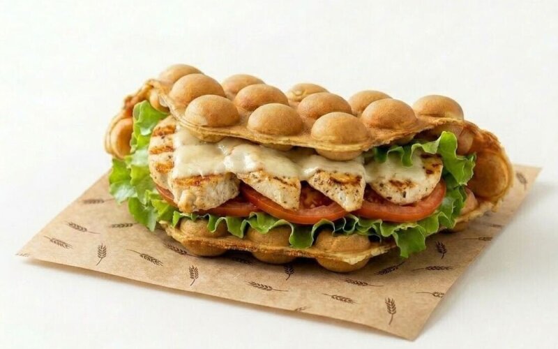 Сэндвич в вафле с курицей
