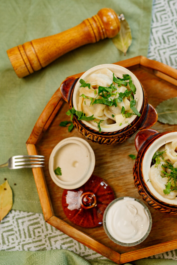 Пельмени отварные со сметаной