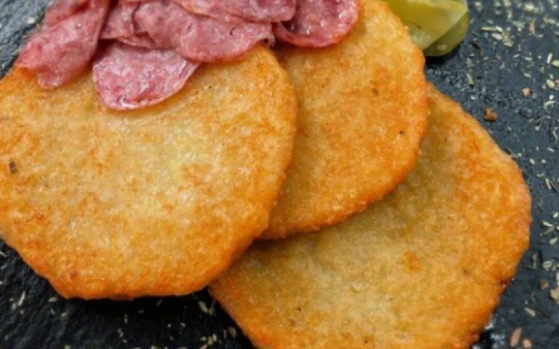 Драники с колбасой полукопчёной