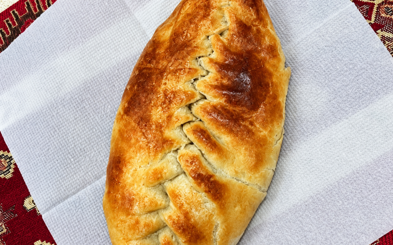 Хачапури с сыром и шпинатом