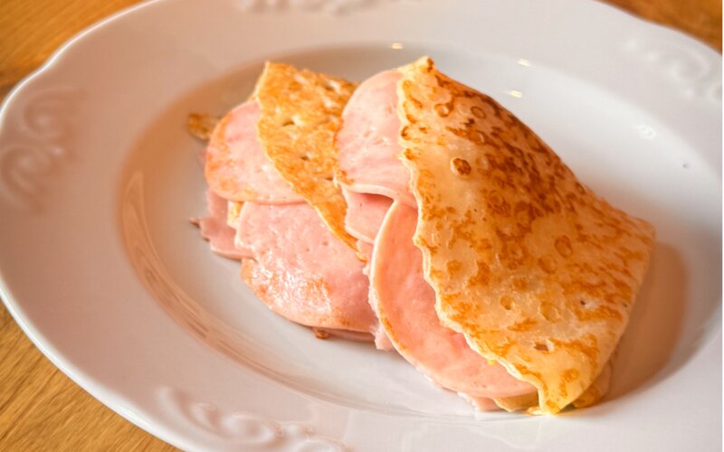 Блинчики с ветчиной и сыром