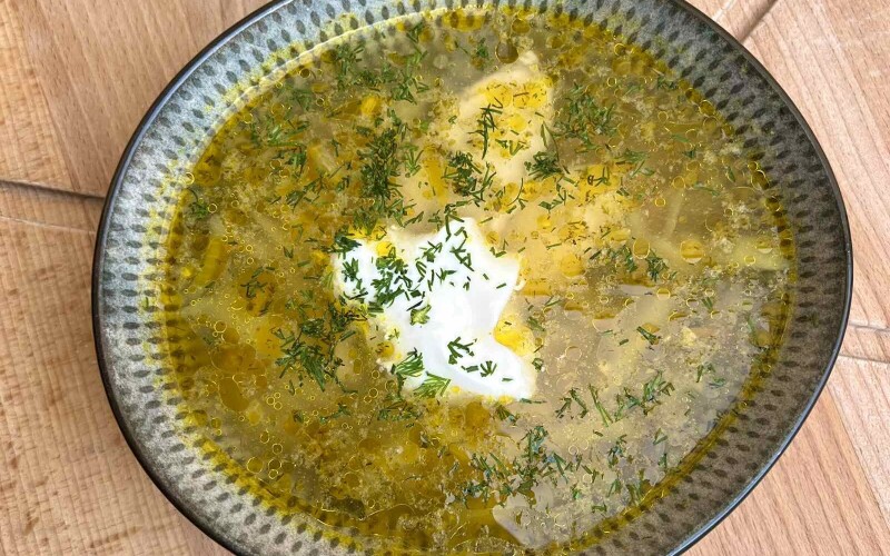 Рассольник с птицей со сметаной