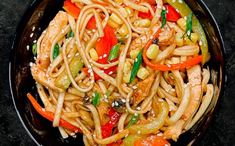Wok с курицей